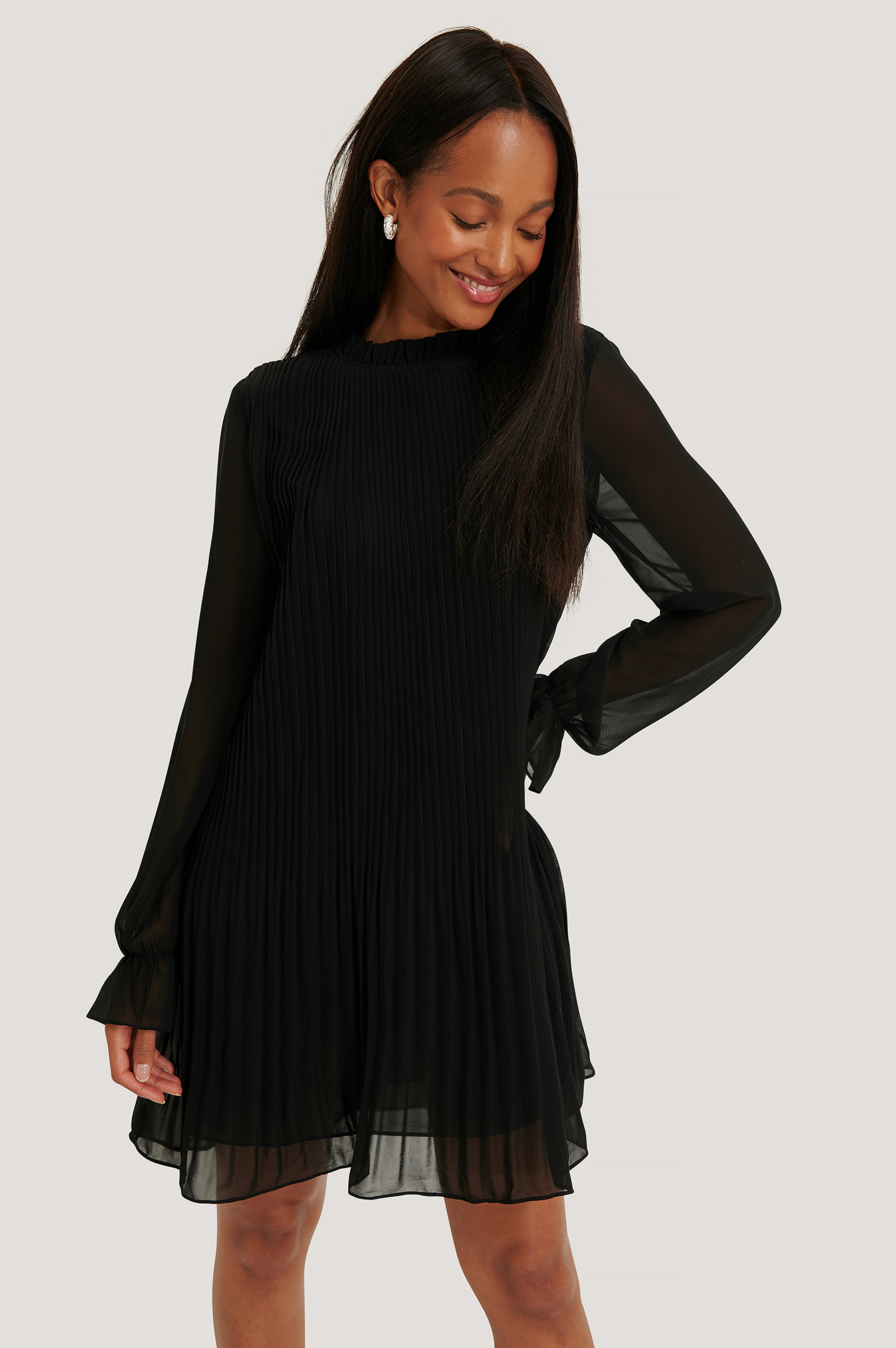 Mini Pleated Dress Black | na-kd.com